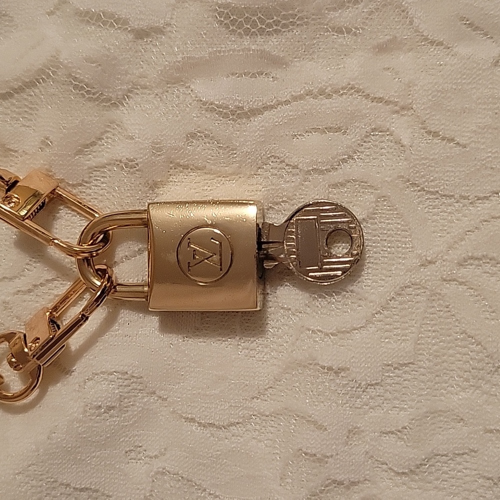 Vintage Louis Vuitton lock and key with chain#220